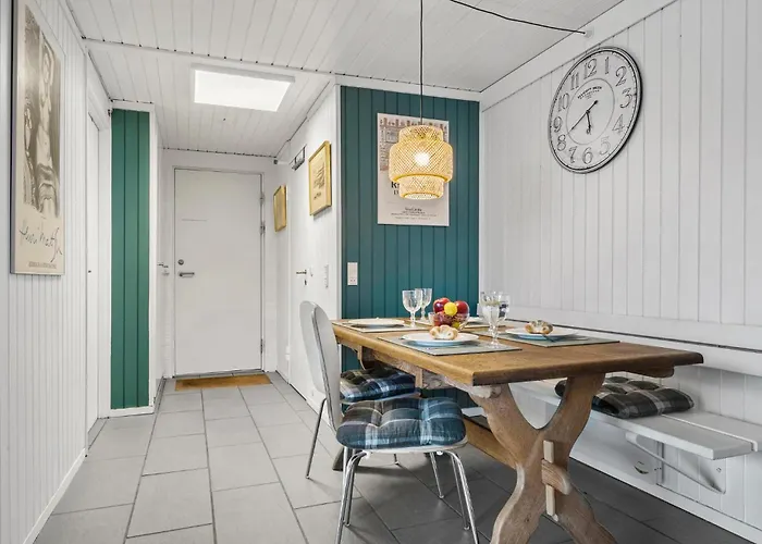 بيت للعطل Three-bedroom In *